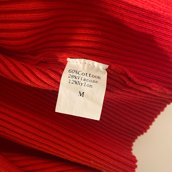 Cutout top - Picture 2 of 4